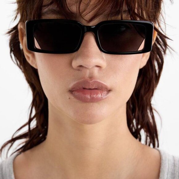 Fendi FE40164I 52A Sunglasses Havana Rectangle Frame, Grey Lenses main image 7